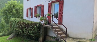 Inland Basque Country mountain apartment on the Spanish border