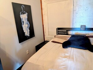 5 quartos, ferros/tábuas de passar roupa, Wi-Fi, roupa de cama