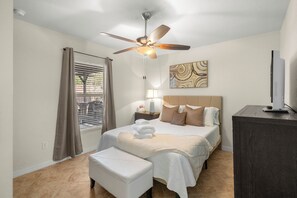 3 chambres, fer et planche à repasser, Wi-Fi gratuit, draps fournis