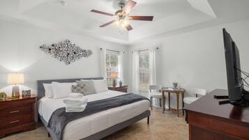 3 chambres, fer et planche à repasser, Wi-Fi gratuit, draps fournis