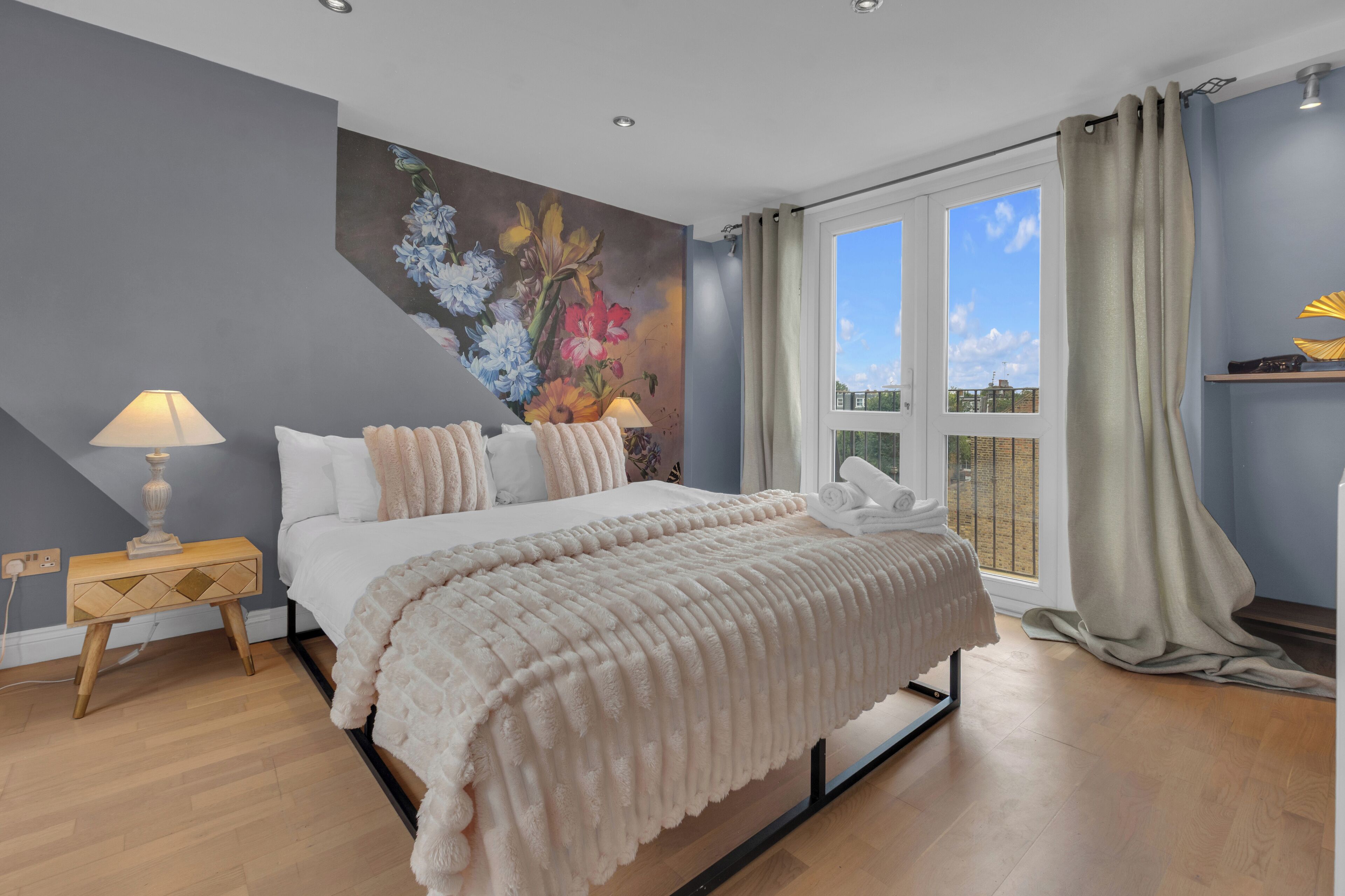 Superior Apartment, Balcony | Iron/ironing board, free WiFi, bed sheets