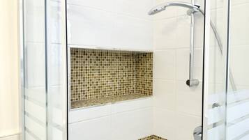 Dusche, Bidet, Handtücher