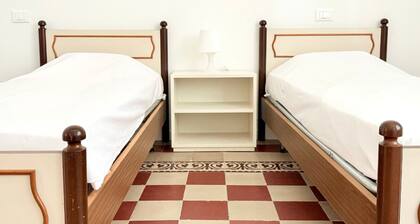 SE184 - Senigallia, comfortable three-room apartment in the historic center