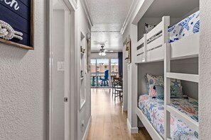 2 bedrooms, iron/ironing board, WiFi, bed sheets - Light House Haven-Steps 2 Beach! (Galveston)