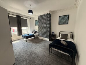 5 chambres, fer et planche à repasser, accès au Wi-Fi (inclus)
