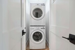 Interior - Brand New Build - Luxury Home - King Beds (Charlotte)