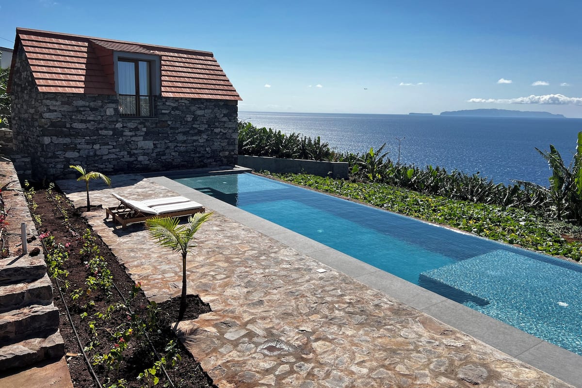 Deluxe Villa, Sea View | Blackout drapes, soundproofing, free WiFi