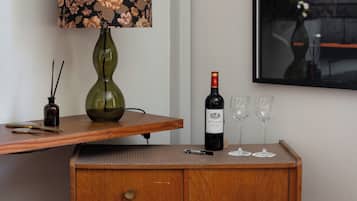 Superior Suite, 1 King Bed, Housekeeping