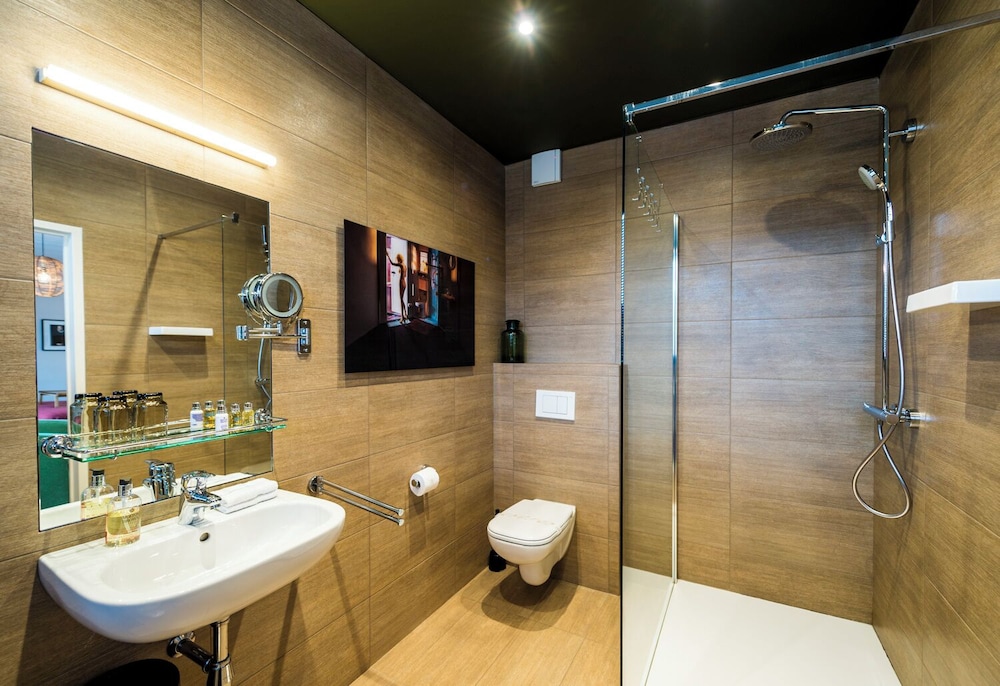 Aplace antwerp by null