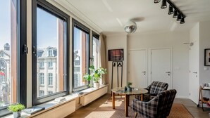 Superior Suite, 1 King Bed, Housekeeping, City View | Living area