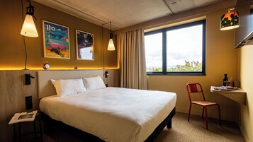 Sistema de insonorización, wifi gratis y ropa de cama 