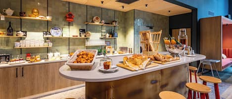 Daily buffet breakfast (EUR 13 per person)