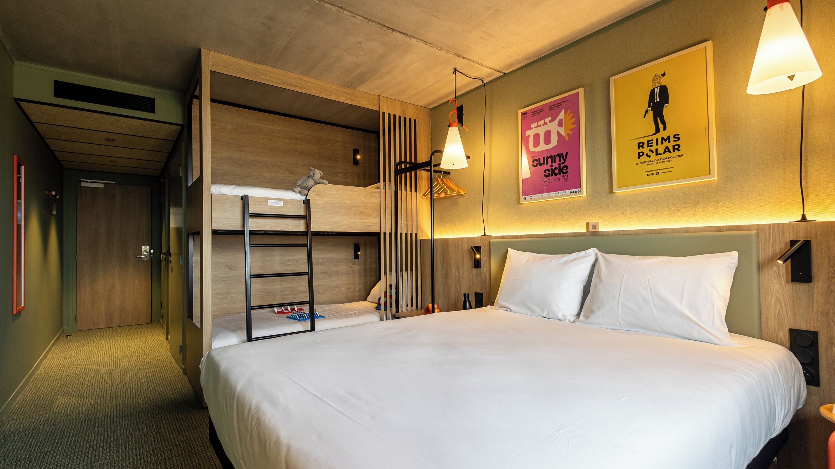 Family Room, Multiple Beds (POP)