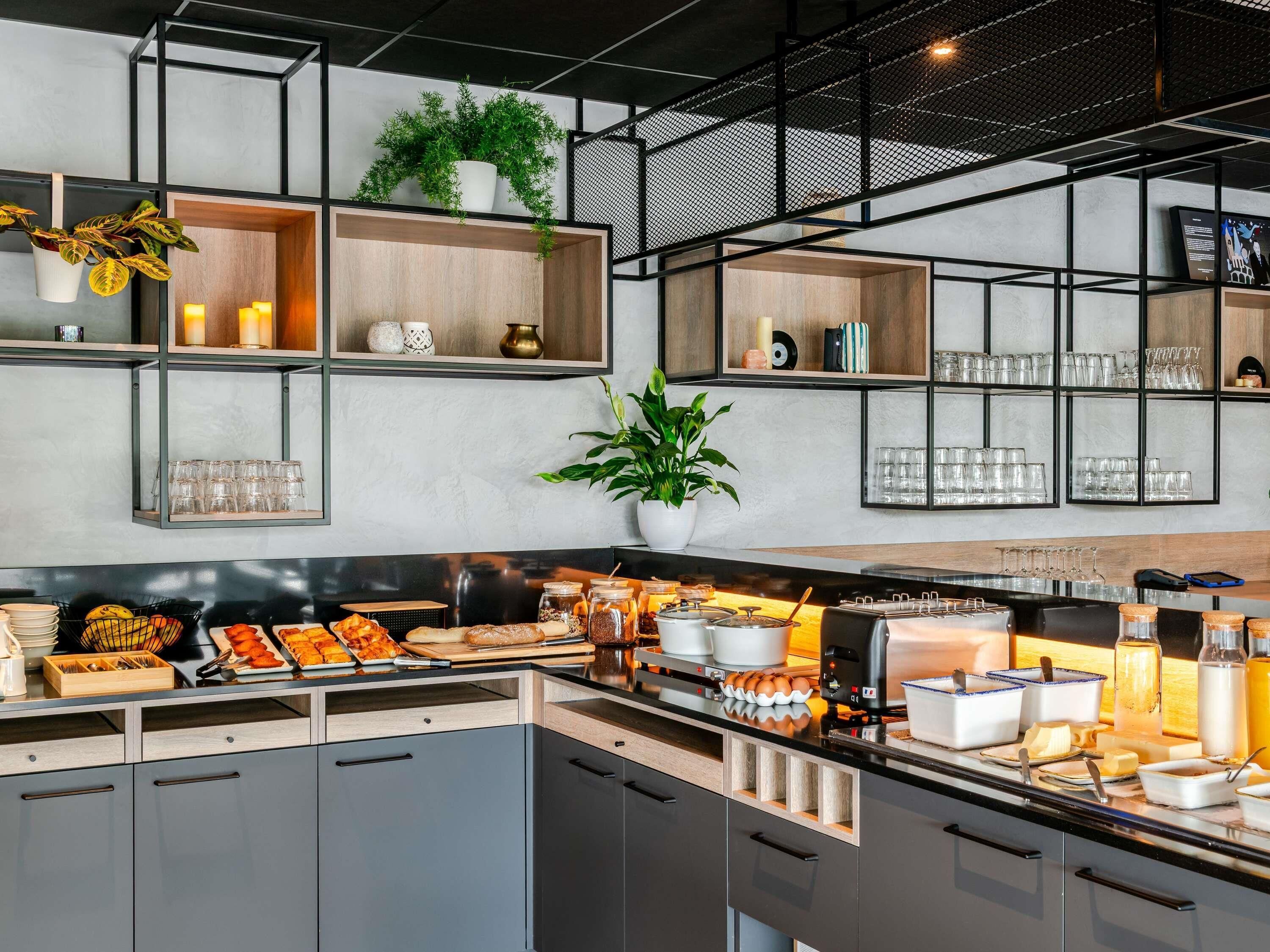 Dagelijks ontbijtbuffet (EUR 12 per persoon)