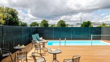 Piscine extérieure (ouverte en saison)