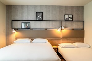 Family Room, 1 Queen Bed with Sofa bed | Blackout drapes, soundproofing, free WiFi, bed sheets