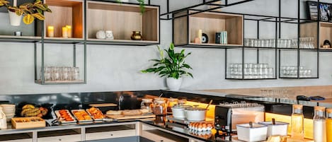 Desayuno buffet todos los días (con cargo)