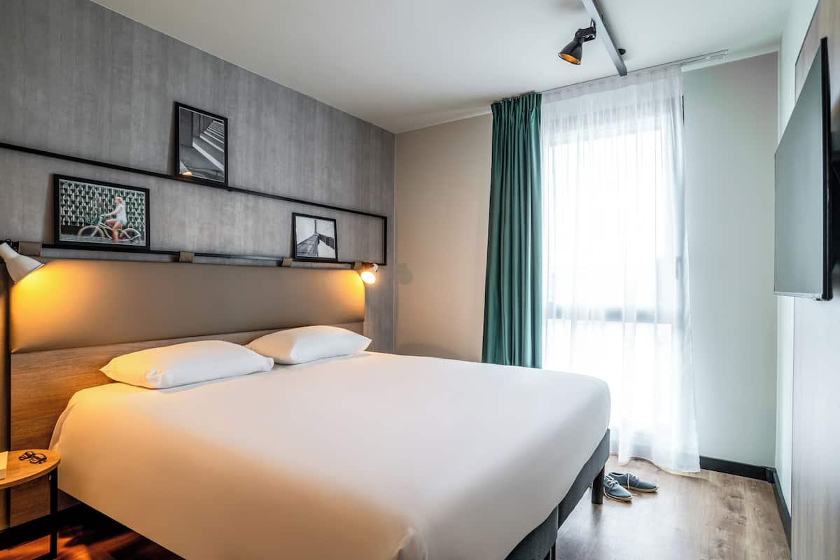 Cortinas blackout, sistema de insonorización y wifi gratis