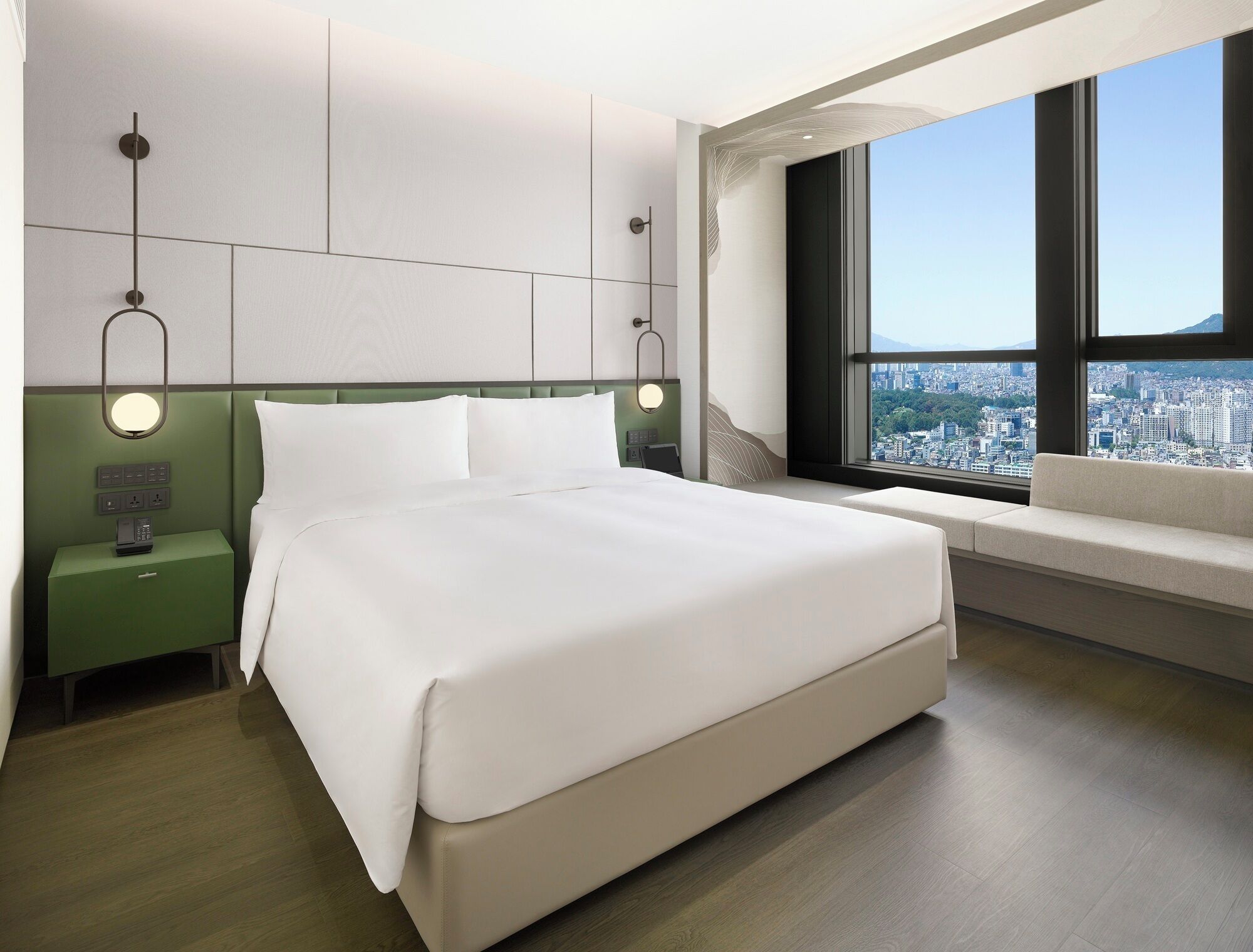 Junior suite, 1 kingsize bed | Een minibar, een kluis op de kamer, een laptopwerkplek