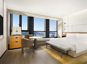 Deluxe-værelse - 1 kingsize-seng | Minibar, pengeskab på værelset, arbejdsområde til bærbare computere