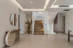 6 bedrooms - Luxurious Villa Selestine - With Private Pool (Mylopotamos)