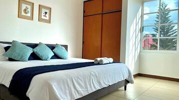 4 soveværelser, strygejern/strygebræt, gratis Wi-Fi