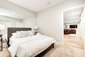 5 habitaciones, tabla de planchar con plancha y wifi gratis 