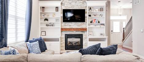 Smart TV, fireplace