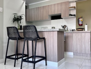 Fridge, microwave, stovetop, coffee/tea maker - 3 RB, Fast Wi-Fi, mountain view, barbecue area, garage. elevator. (Huaraz)