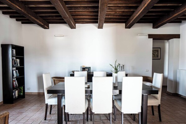 别墅, 4 间卧室, 吸烟房, 私人游泳池 | 餐厅