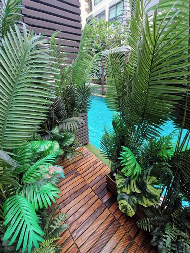 Pool Access & Private Terrace 1 Bedroom near MRT Huai Kwang