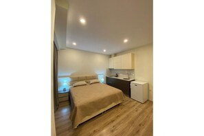 1 bedroom, iron/ironing board, WiFi, bed sheets
