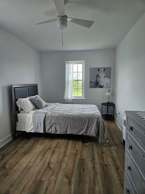 4 soverom, wi-fi (inkludert) og sengetøy