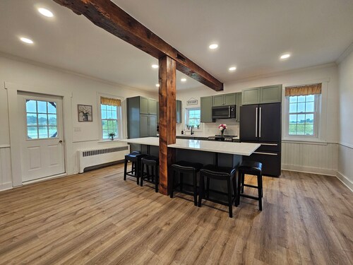 Spacious 4-bedroom Farmhouse with inground pool in Mifflinburg, Pennsylvania