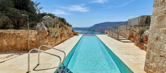 New Luxury Seaview Villa with 2 Heated Pools