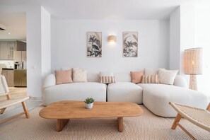 Living area - Luxurious 3BDR apartment Puerto Banús, Marbella (Unknown)