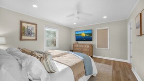 3 bedrooms, desk, iron/ironing board, WiFi