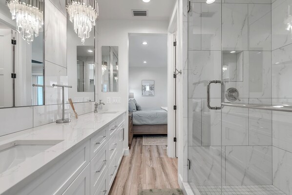 Casa, varias camas (Gulfside Retreat) | Baño