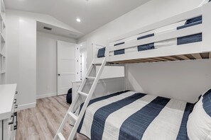 ハウス ベッド (複数台) (Gulfside Retreat) | 4 室のベッドルーム