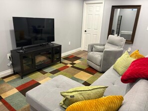 Smart TV, fireplace