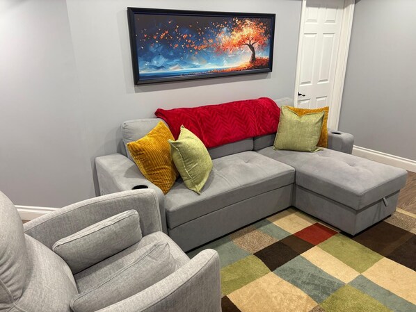 Smart TV, fireplace