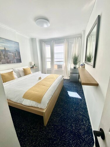 Peaceful Quiet Private Room A what U need KING BED