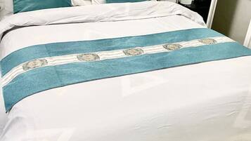 1 slaapkamer, een bureau, een strijkplank/strijkijzer, gratis wifi