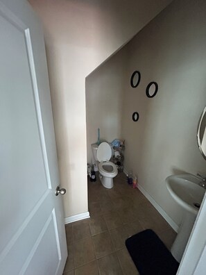 Toallas, jabón, papel higiénico