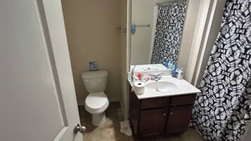 Toallas, jabón, papel higiénico