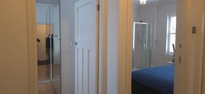 4 bedrooms, iron/ironing board, free WiFi, bed sheets - 8 Guests - Free Parking - Full Equipped House (St Helens)