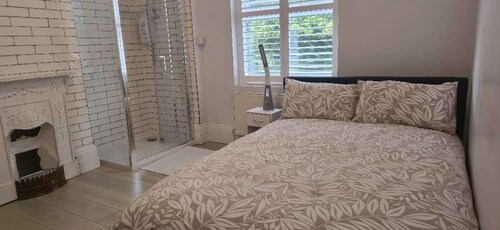 8 Guests - Free Parking - Full Equipped House