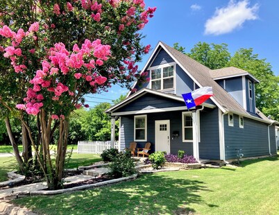 The Texas Bluebonnet, Spacious 3 Bdrm Home in Downtown McKinney Area