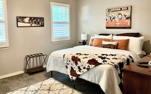 3 bedrooms, desk, iron/ironing board, free WiFi