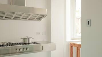 Oven, stovetop, dishwasher
